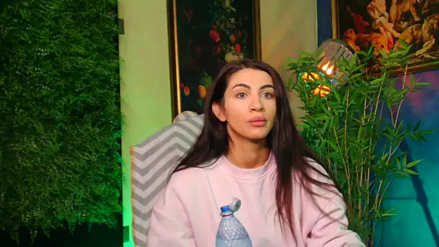 nicolepalmer online show from October 2025 03:10:01 PM