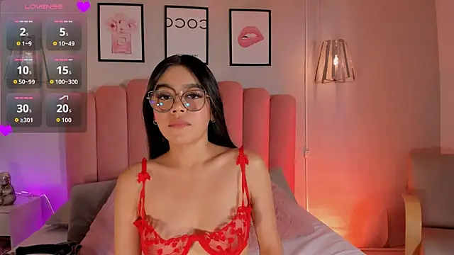 mara swan  online show from October 2025 07:15:01 PM