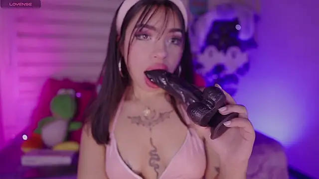 emma soffia online show from October 2025 07:44:02 PM