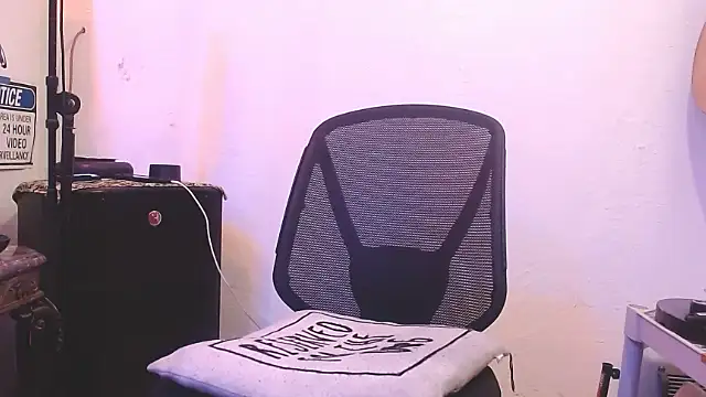 Tommy Love23 online show from November 2025 09:58:01 AM