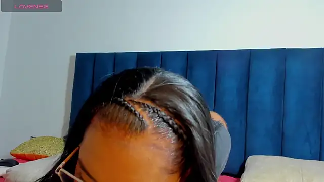 Ahilyn online show from November 2025 06:51:02 PM