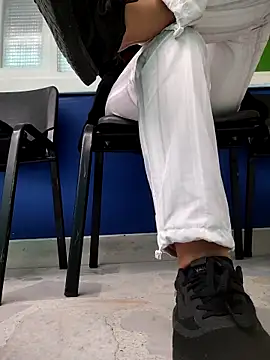 shannon kinne  online show from November 2025 02:05:01 PM