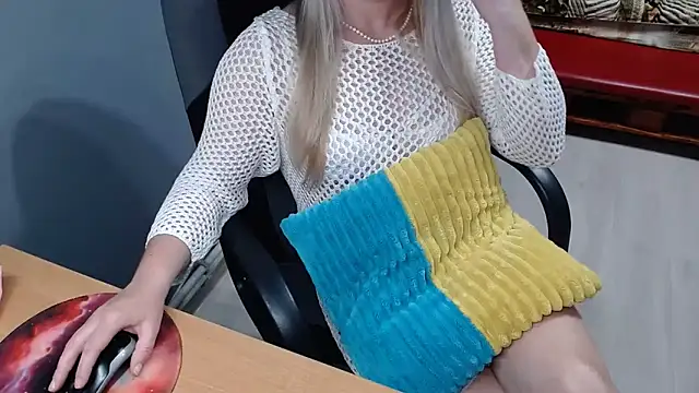 Snapshot of Ledi_Catherin chatting on May 2026 08:13:02 PM Ledi Catherin online show from May 2026 08:13:02 PM