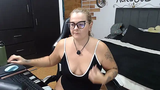 perlagoloza05 online show from July 2026 03:22:01 AM