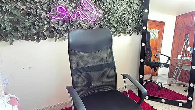 Samanta Ortiz online show from December 2025 07:19:02 PM