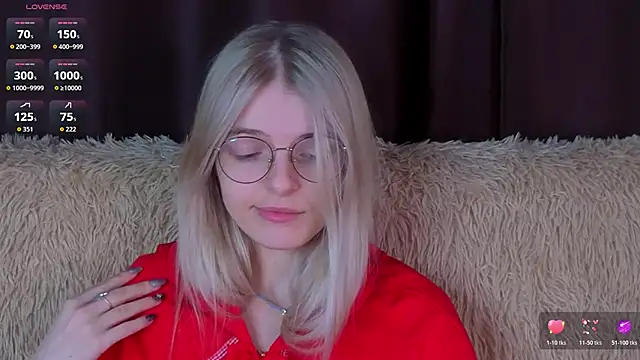 MonicaShiny online show from November 2025 07:02:02 PM