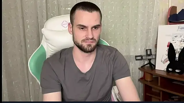 Iveraan online show from October 2025 08:31:01 PM