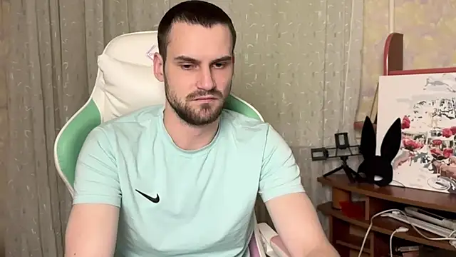 Iveraan online show from November 2025 07:12:02 PM