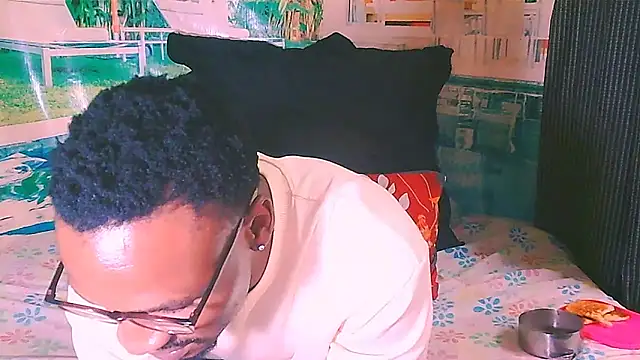 Snapshot of EbonyTiger69 chatting on April 2026 06:35:01 PM EbonyTiger69 online show from April 2026 06:35:01 PM