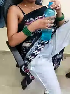Snapshot of Saniya_Doll chatting on July 2026 02:05:17 AM Saniya Doll online show from July 2026 02:05:17 AM