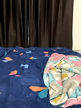 vickyandtania online show from October 2025 04:26:01 PM