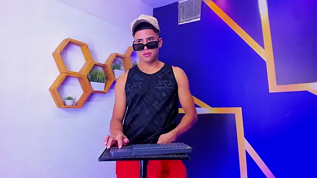 Play boys Hot2 online show from October 2025 01:01:01 PM