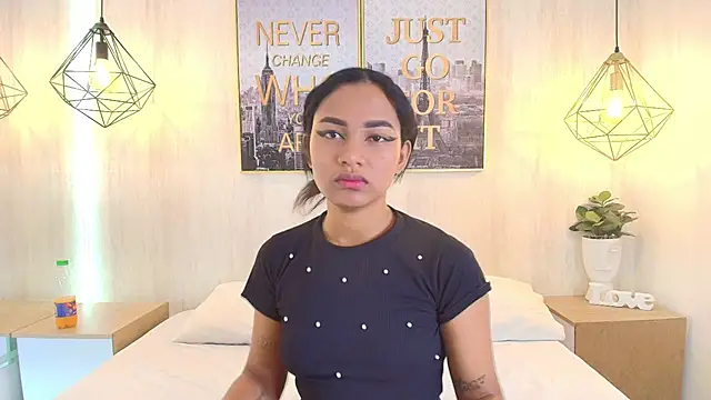 Snapshot of Juliie_coper chatting on October 2025 12:41:02 PM Juliie coper online show from October 2025 12:41:02 PM