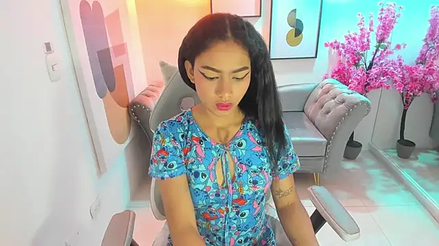 Snapshot of Juliie_coper chatting on October 2025 12:12:02 PM Juliie coper online show from October 2025 12:12:02 PM