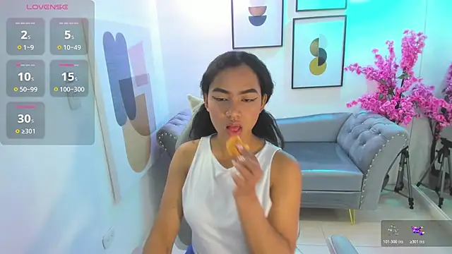 Snapshot of Juliie_coper chatting on November 2025 12:38:02 PM Juliie coper online show from November 2025 12:38:02 PM