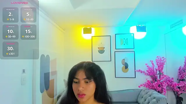 Snapshot of Juliie_coper chatting on November 2025 12:38:01 PM Juliie coper online show from November 2025 12:38:01 PM