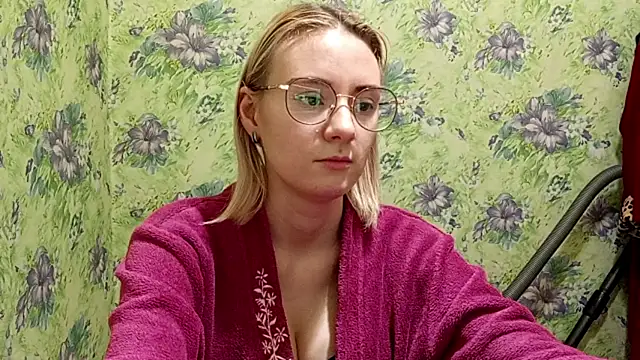  SwimmyGrl  online show from October 2025 01:21:02 PM