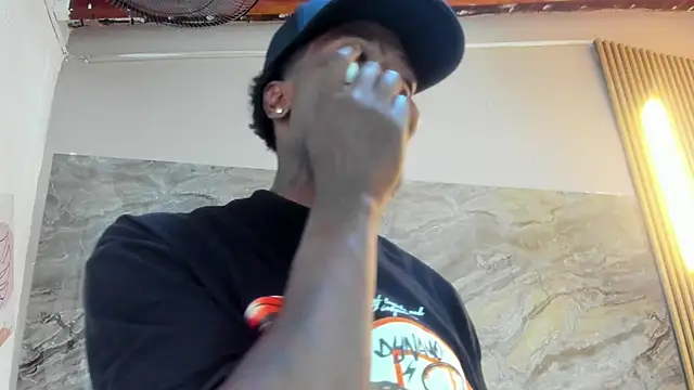 COMPTON 01 online show from October 2025 04:02:02 AM