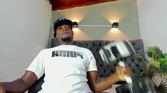 COMPTON 01 online show from November 2025 03:48:01 AM