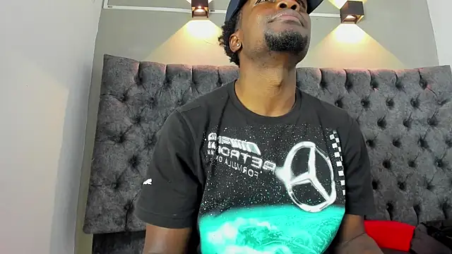 COMPTON 01 online show from November 2025 03:53:02 AM