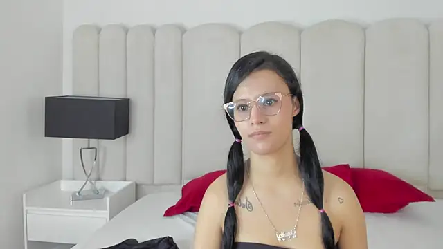 Alanha   online show from November 2025 03:52:01 AM