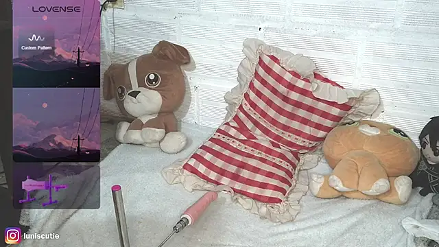 lunacutie online show from October 2025 07:36:02 PM