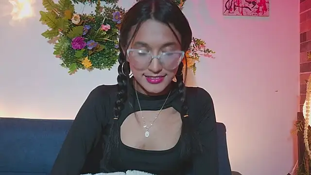 luna valen online show from March 2026 03:14:02 AM