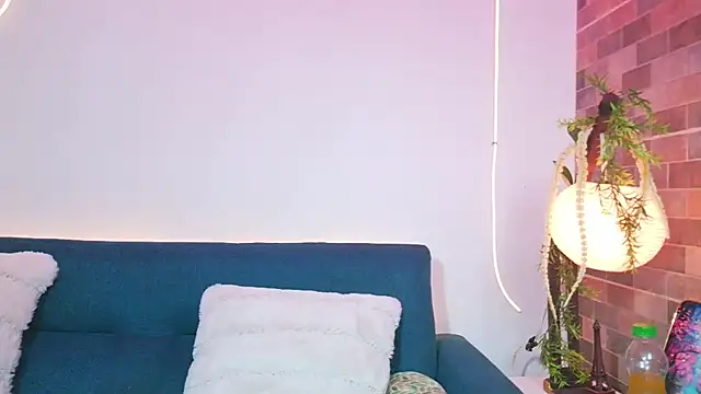 luna valen online show from March 2026 03:17:01 AM