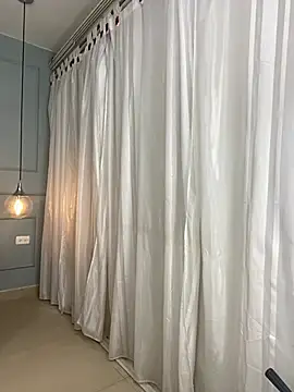 Rose monroee online show from February 2026 07:39:01 PM