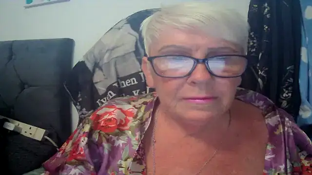 Playful MILF Demi online show from July 2026 06:12:01 PM