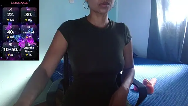 Snapshot of Seductress_Malia chatting on June 2026 01:03:01 PM Seductress Malia online show from June 2026 01:03:01 PM