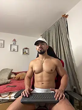 Ezzio Scolaro online show from February 2026 01:14:02 AM