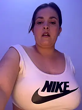 Anyhot latina online show from November 2025 11:37:01 PM