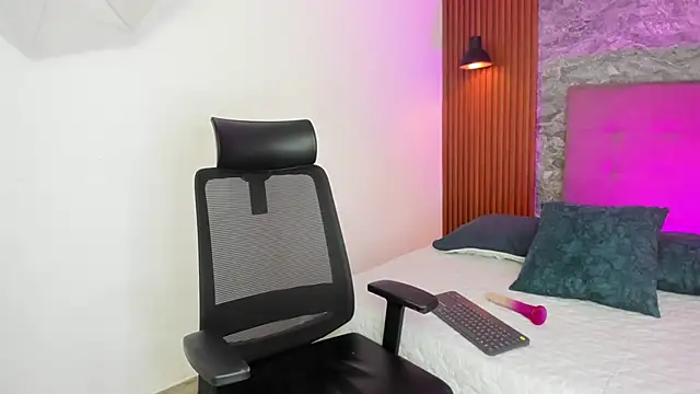 Snapshot of Sam_Clark chatting on October 2025 03:37:01 AM Sam Clark online show from October 2025 03:37:01 AM