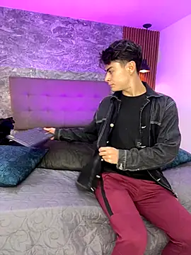 Snapshot of Sam_Clark chatting on October 2025 03:50:02 AM Sam Clark online show from October 2025 03:50:02 AM