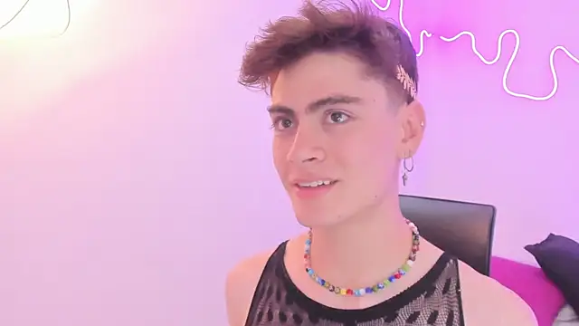 Snapshot of Sam_Clark chatting on November 2025 03:28:02 AM Sam Clark online show from November 2025 03:28:02 AM