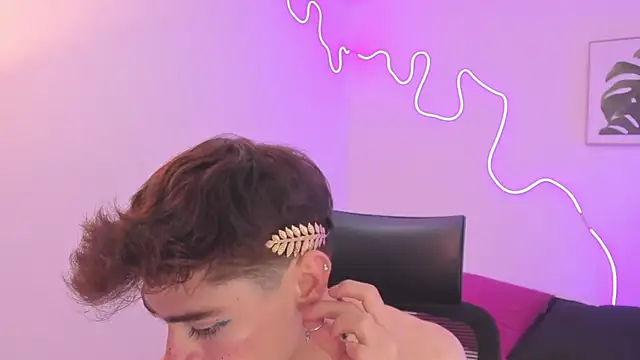 Snapshot of Sam_Clark chatting on November 2025 03:17:01 AM Sam Clark online show from November 2025 03:17:01 AM