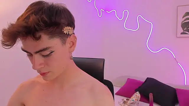 Snapshot of Sam_Clark chatting on November 2025 03:23:02 AM Sam Clark online show from November 2025 03:23:02 AM