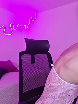 Snapshot of Sam_Clark chatting on November 2025 04:35:02 AM Sam Clark online show from November 2025 04:35:02 AM