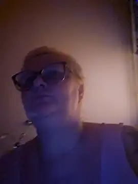 NieMaJazdyBezGwiazdy7883 online show from November 2025 07:44:02 AM