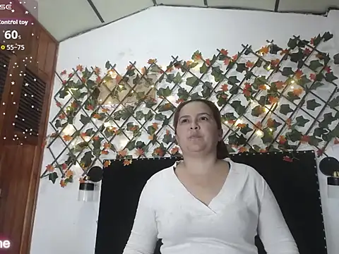 vauroraper online show from November 2025 05:59:01 PM