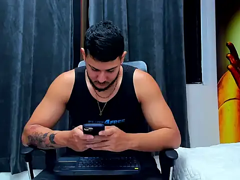 Snapshot of jasonshaw25 chatting on February 2026 05:44:02 PM jasonshaw25 online show from February 2026 05:44:02 PM