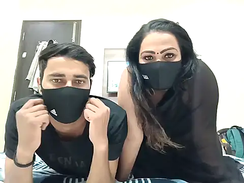 horny milf couple online show from October 2025 01:31:02 PM