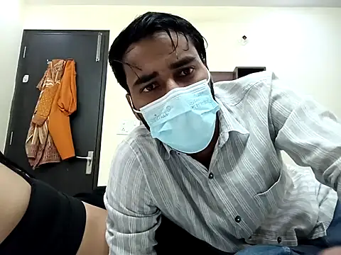 horny milf couple online show from October 2025 04:18:02 PM