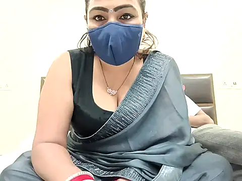 Snapshot of horny_milf_couple chatting on February 2026 07:07:01 PM horny milf couple online show from February 2026 07:07:01 PM