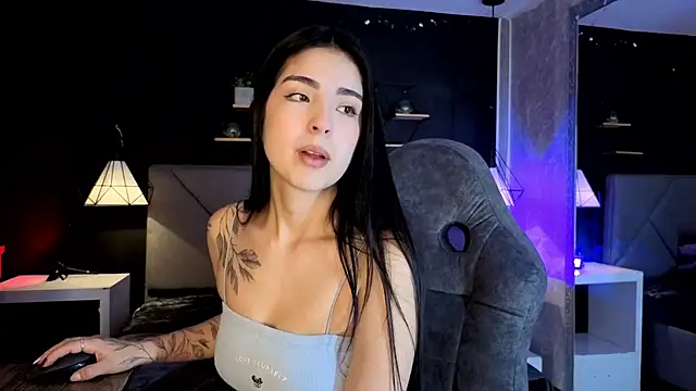 giapearl25 online show from November 2025 01:22:04 PM