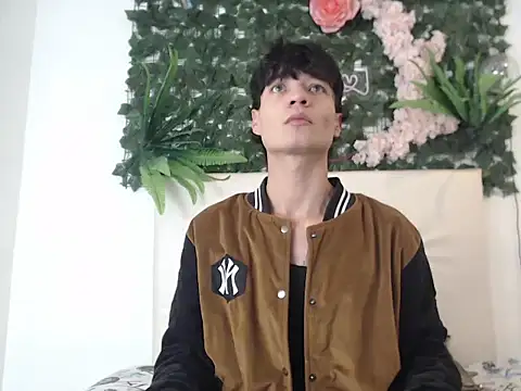 alex russo   online show from October 2025 03:36:02 AM