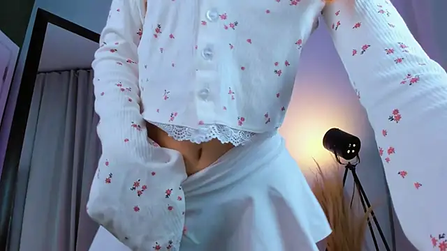 Oki Mie online show from November 2025 03:00:01 PM