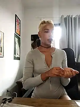 Helenoir online show from February 2026 01:54:01 PM