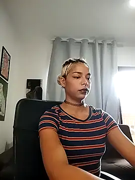 Helenoir online show from April 2026 12:14:02 PM